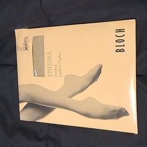 Bloch Endura Footed Ladies tights sz A, NWT